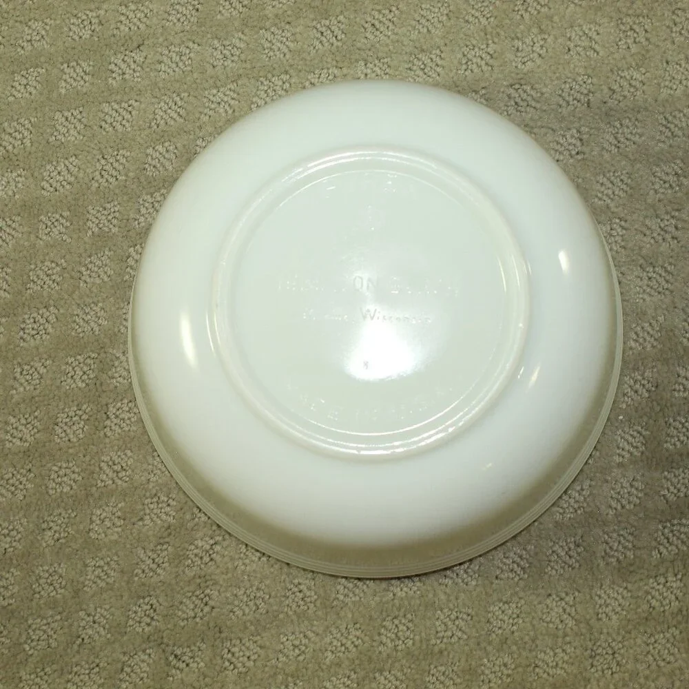 Vintage Pyrex Hamilton Beach White Milk Glass Ribbed Large 8 3/4